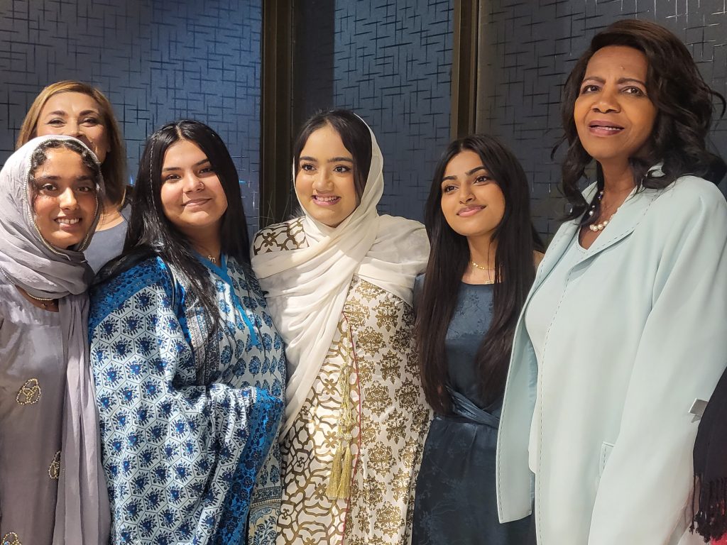 Dallas Judge Faith Johnson and Daisy Palomo with Muslim ladies